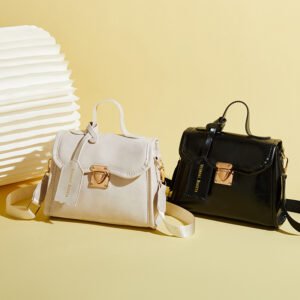 One-shoulder crossbody small square bag